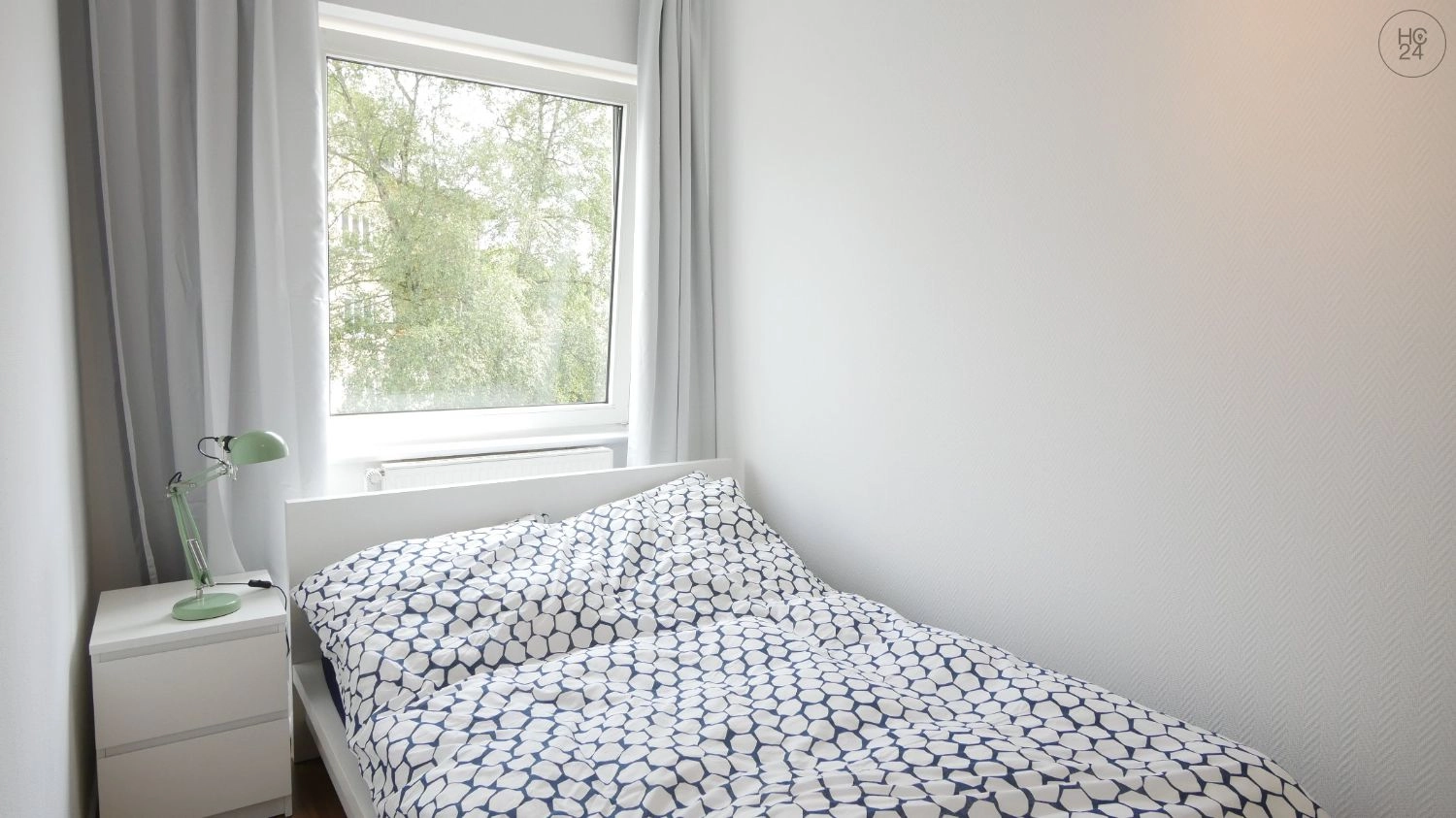 Newly furnished apartment in top location Südstadt with balcony Internet included